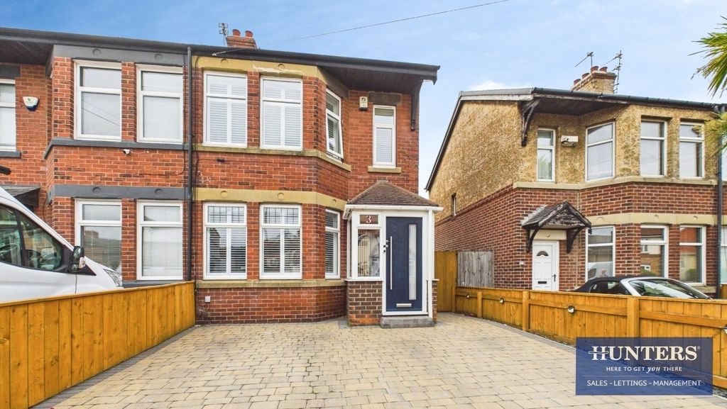 Property photo 1 of 19 External
