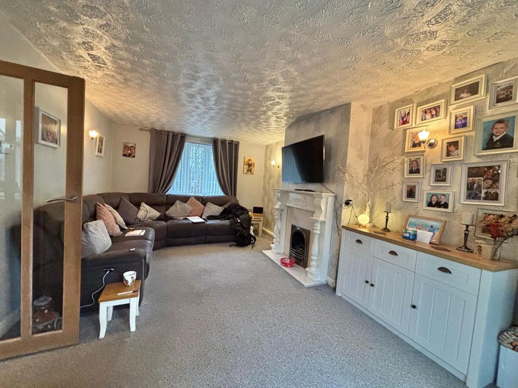 Property photo 2 of 18 Living Room