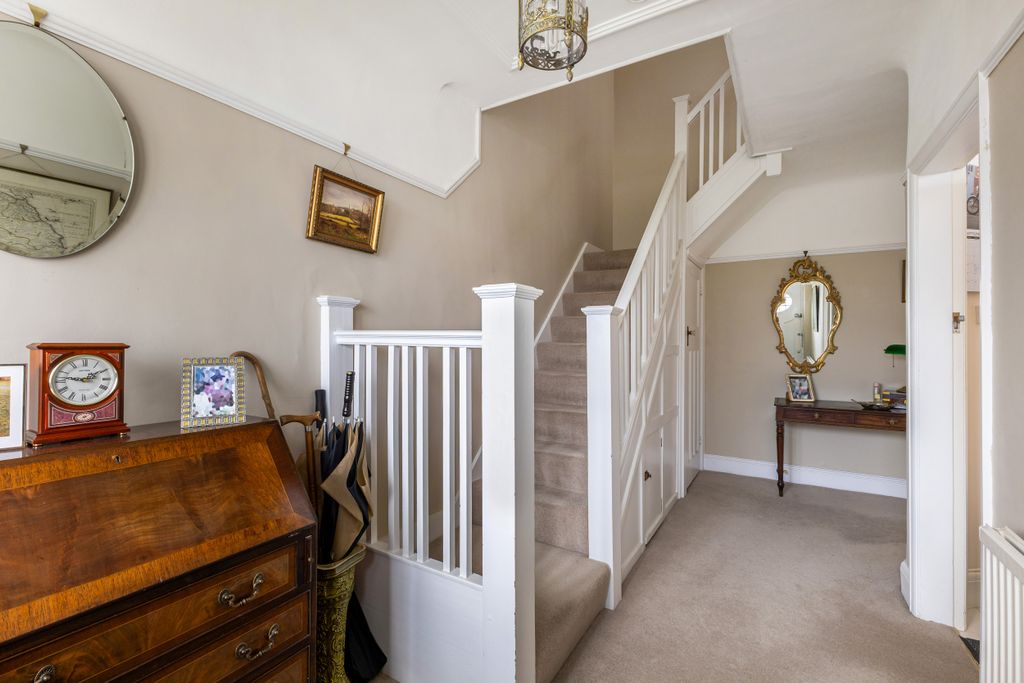 Property photo 2 of 25