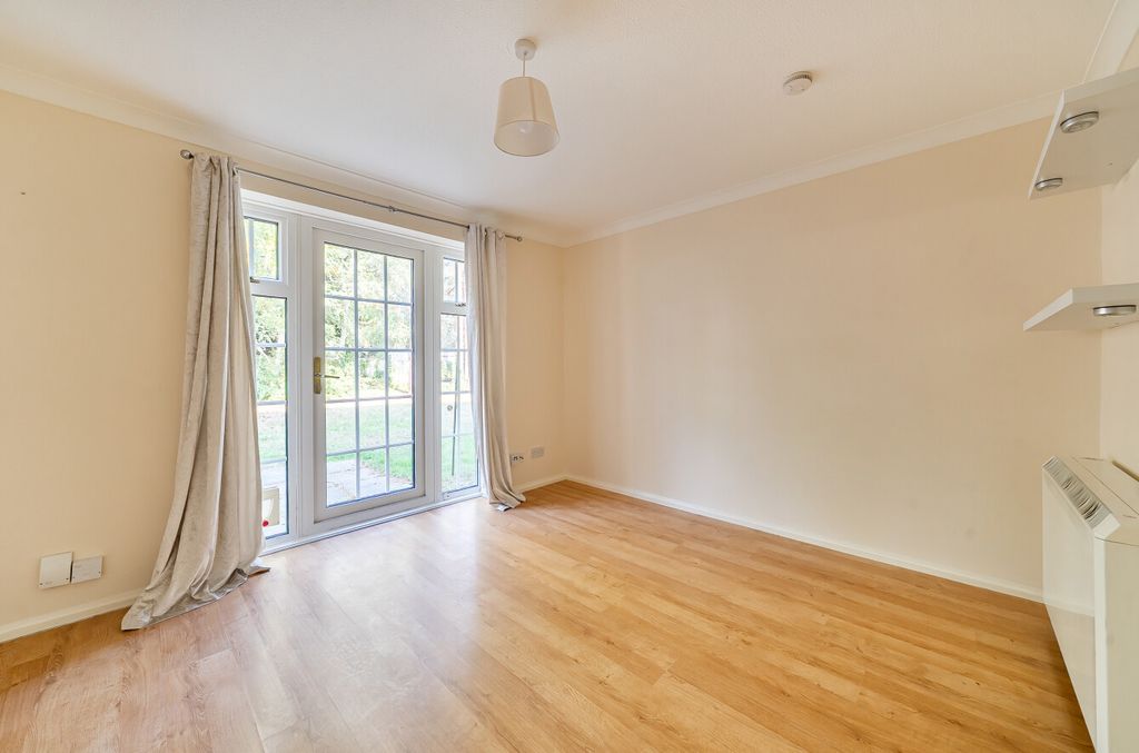 Property photo 2 of 8 2