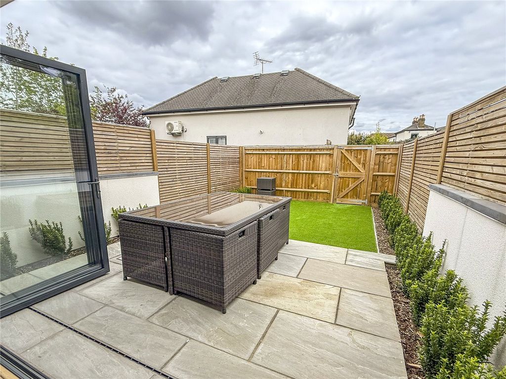 Property photo 2 of 15 Picture No. 43