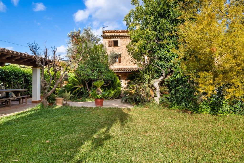 Property photo 2 of 11 Garden (2)