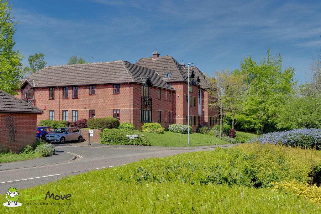 Property photo 2 of 14 Attractive Apartment Block