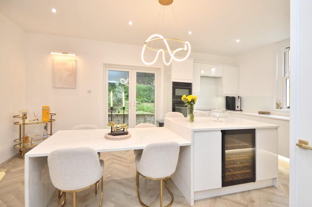 Additional image 4 of 2 bed flat for saleBath Road, Bitton, Bristol BS30