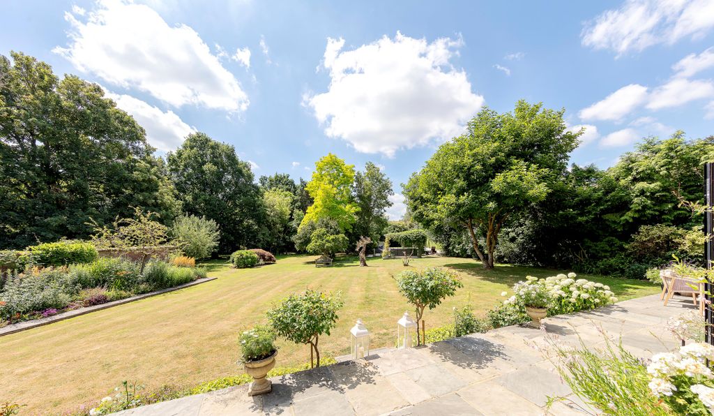 Property photo 2 of 31 Image