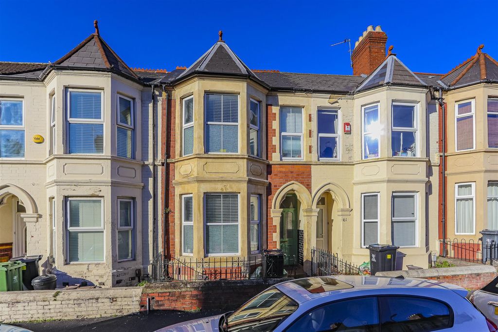 Property photo 1 of 12 Dogfield Street 59-1.Jpg