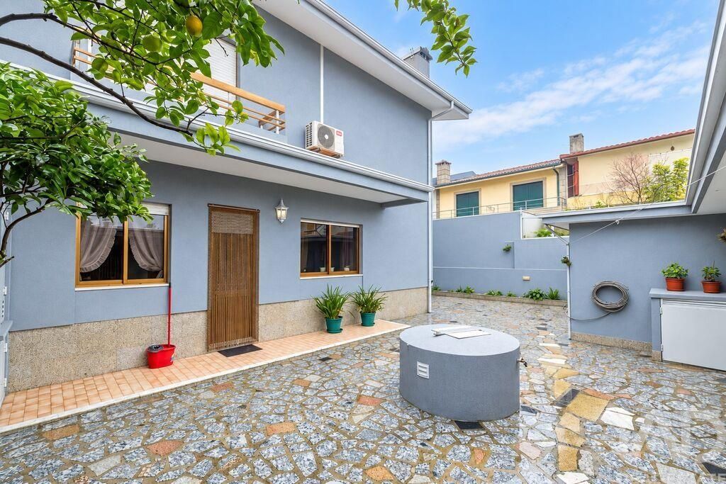 Property photo 2 of 30
