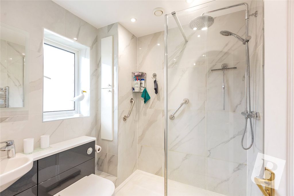 Property photo 2 of 25 Shower Room