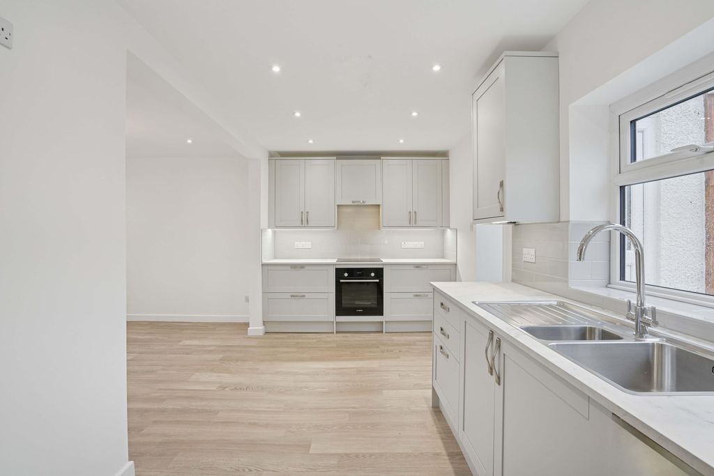 Property photo 2 of 13 Kitchen/Diner