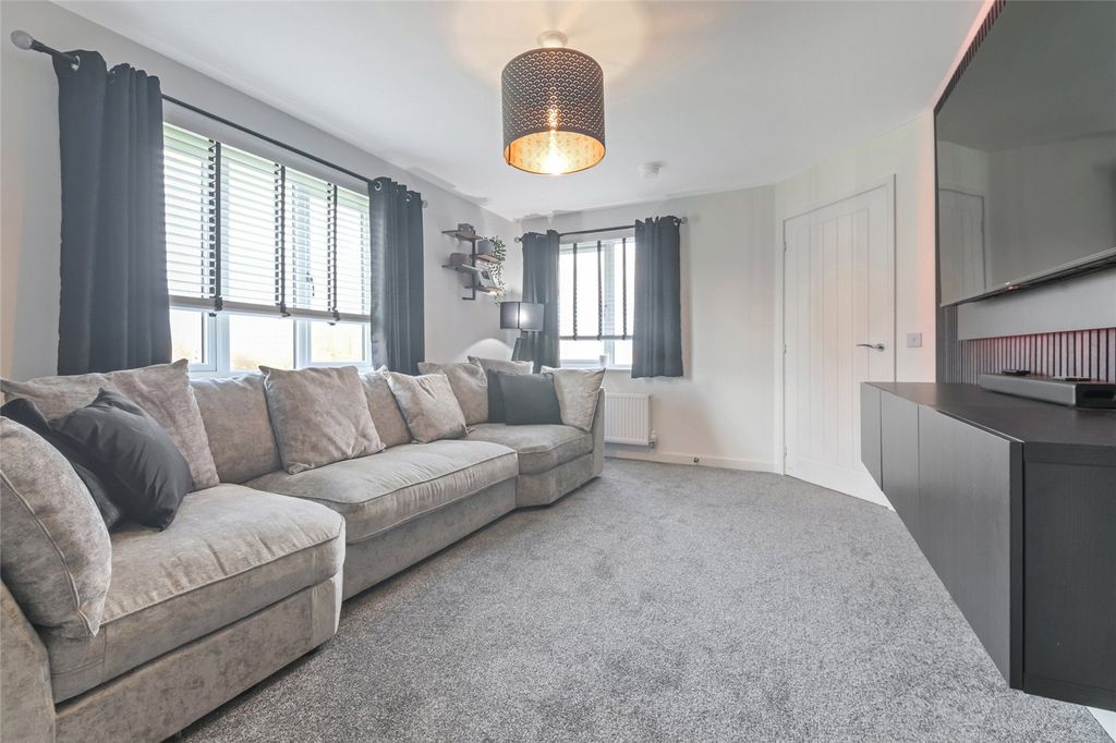 Property photo 2 of 17 Picture No. 04