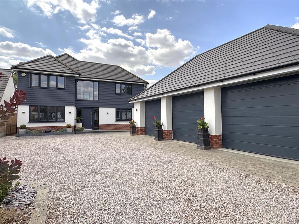 4 bed detached house for saleThe Poplars, Barnby Road, Newark NG24