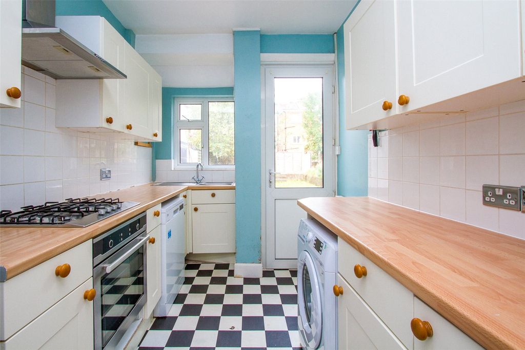 Property photo 2 of 11 Photo 03