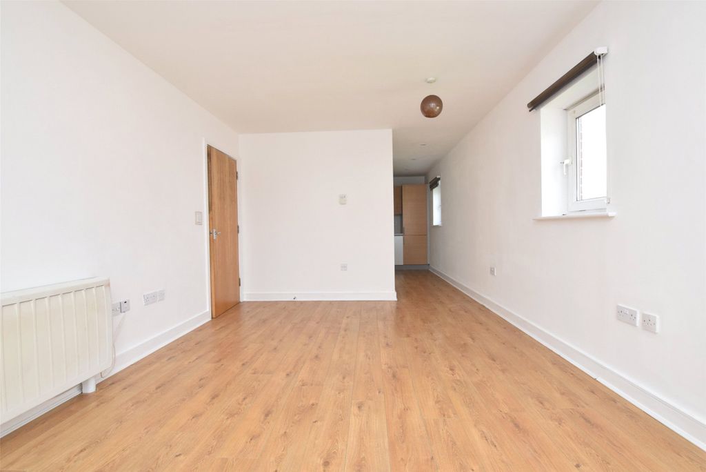 Property photo 3 of 10 Picture No. 16
