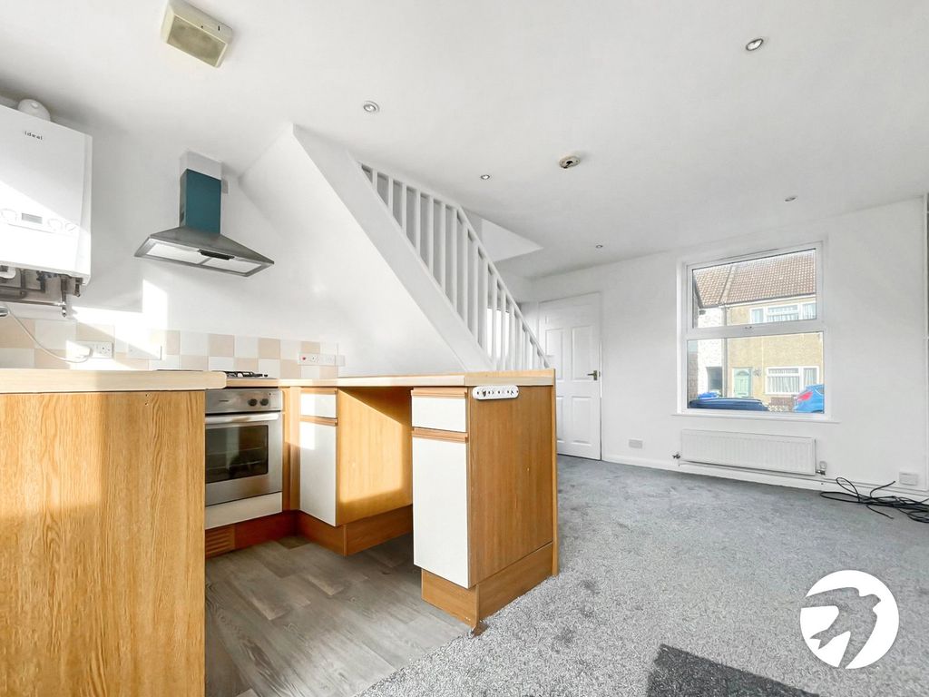 Property photo 3 of 6 Picture No. 04