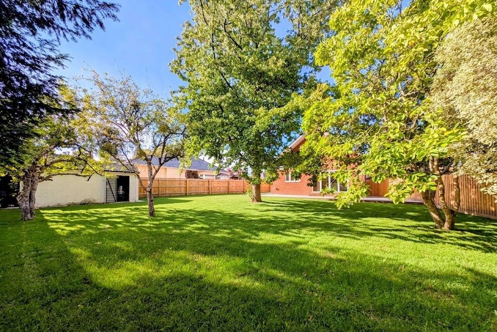 Property photo 3 of 25