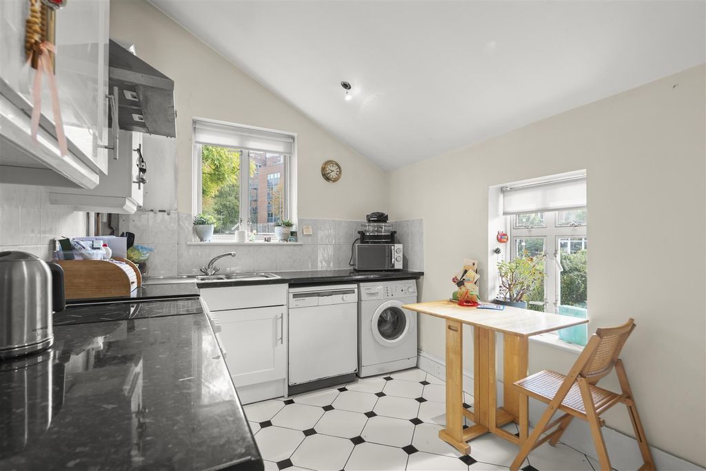 Property photo 3 of 5 Dsc00667-2.Jpg