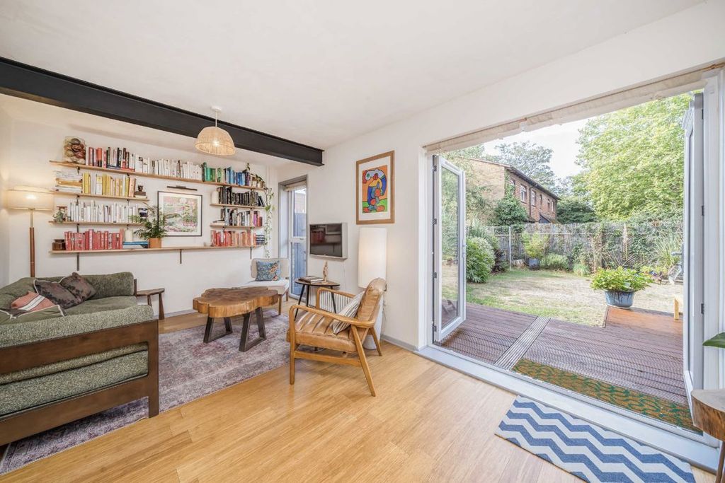Property photo 2 of 11