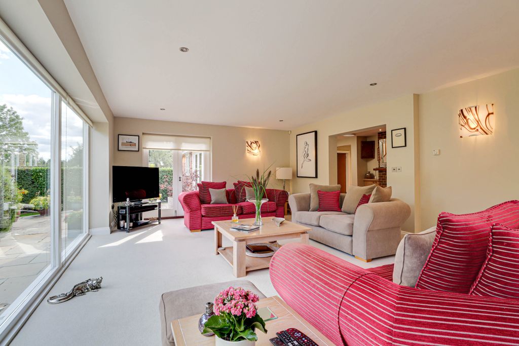 Property photo 2 of 24 Living Room