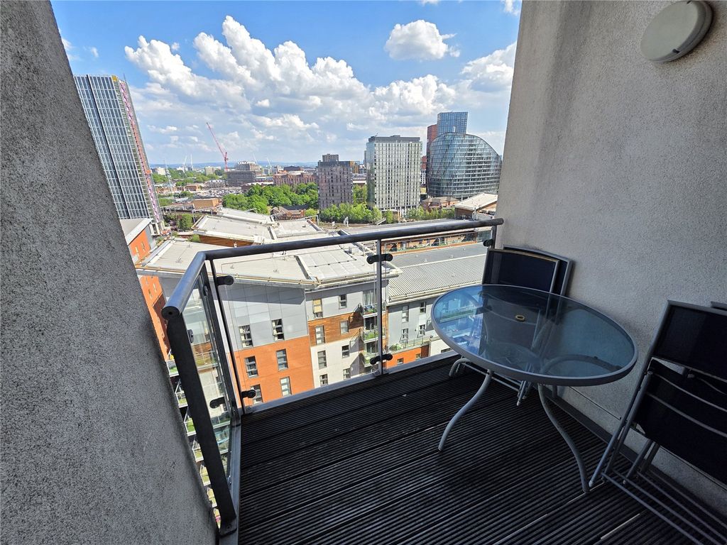 Property photo 2 of 11 Balcony