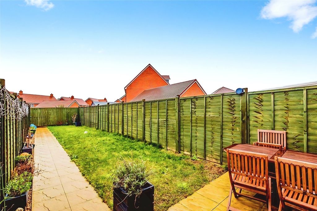 Property photo 2 of 8 Garden