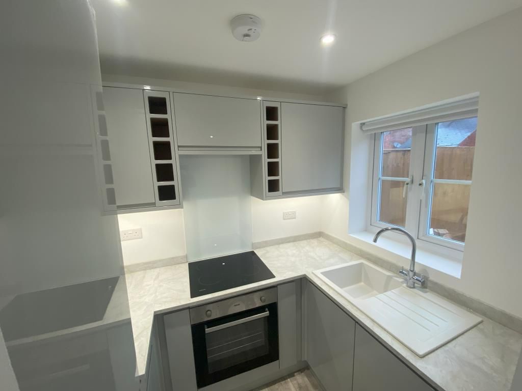 Property photo 2 of 9 Kitchen