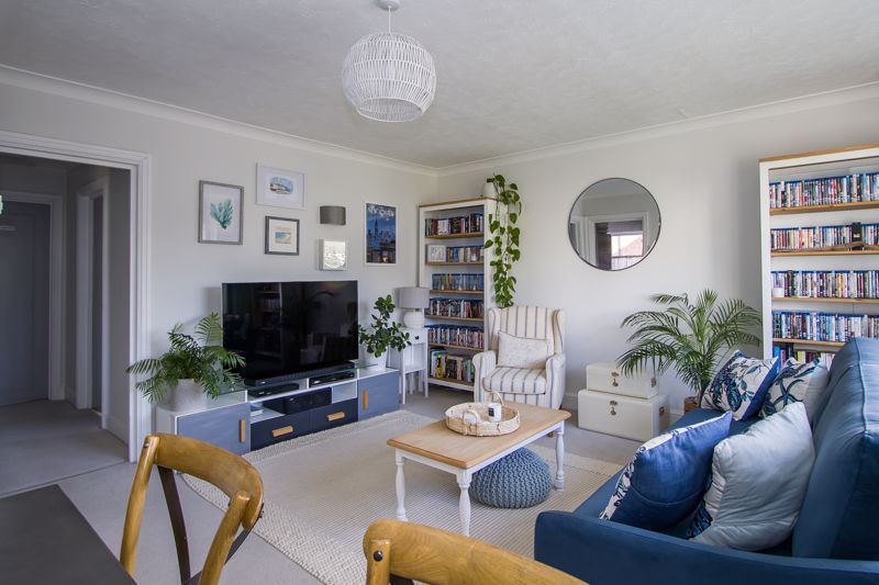 Property photo 3 of 17 Photo 6