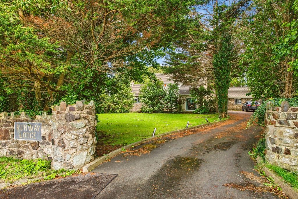 Property photo 1 of 17 Photo