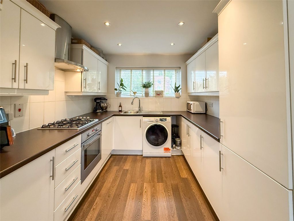 Property photo 3 of 27 Kitchen