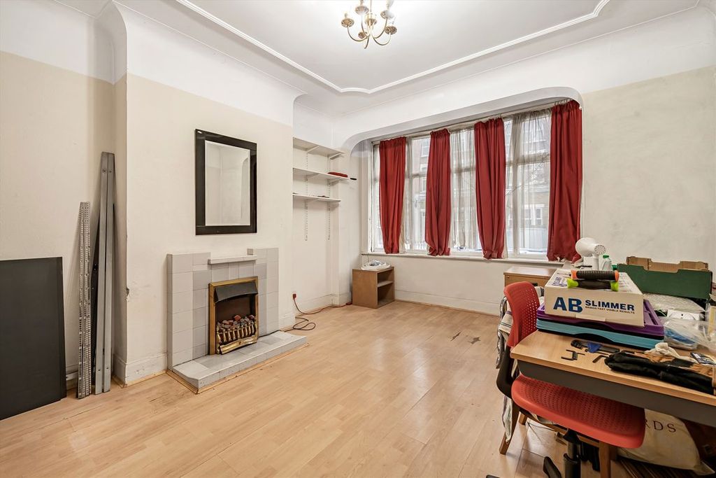 Property photo 3 of 6