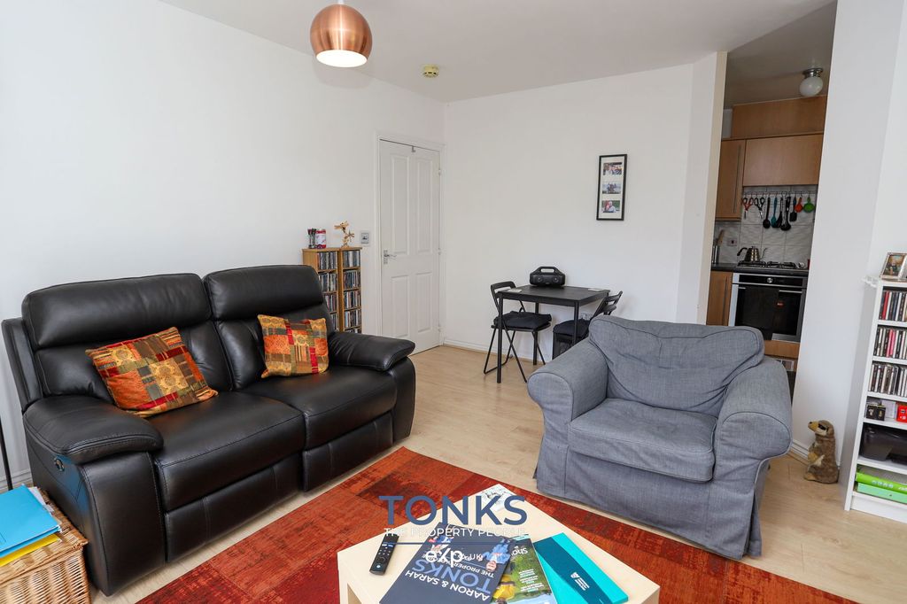 Property photo 3 of 12