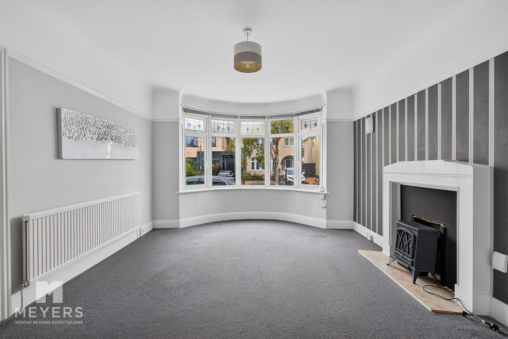 Property photo 2 of 36