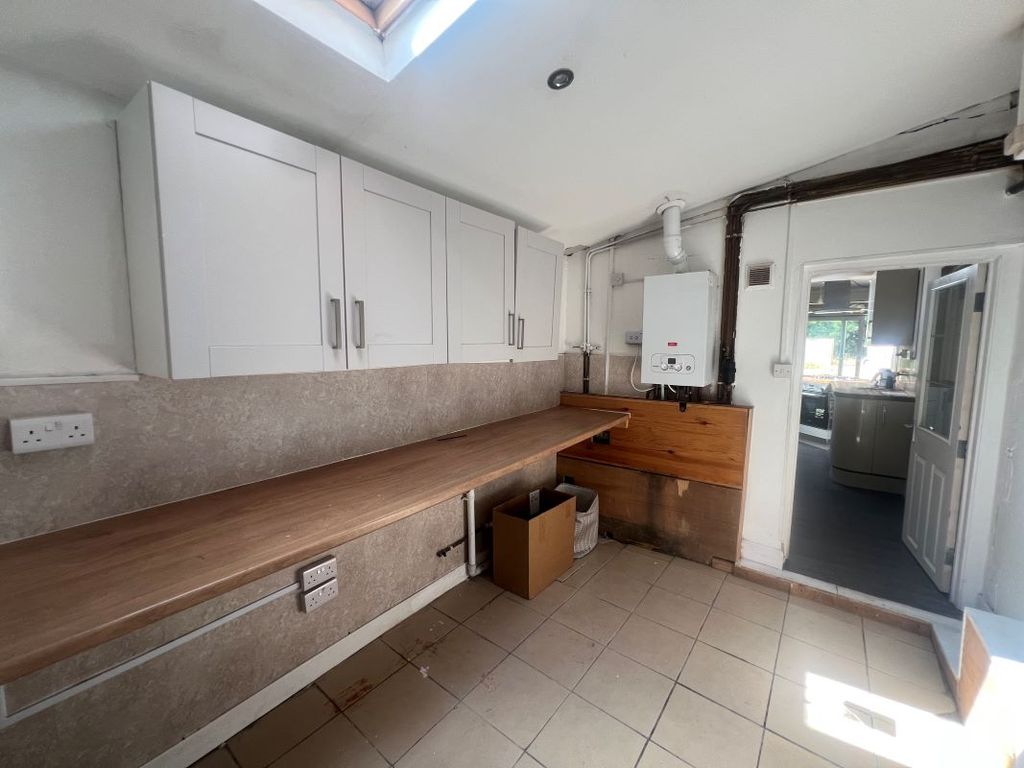 Property photo 2 of 32