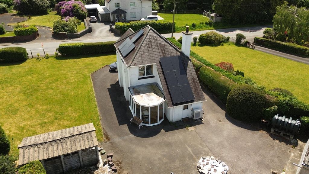 Property photo 2 of 19