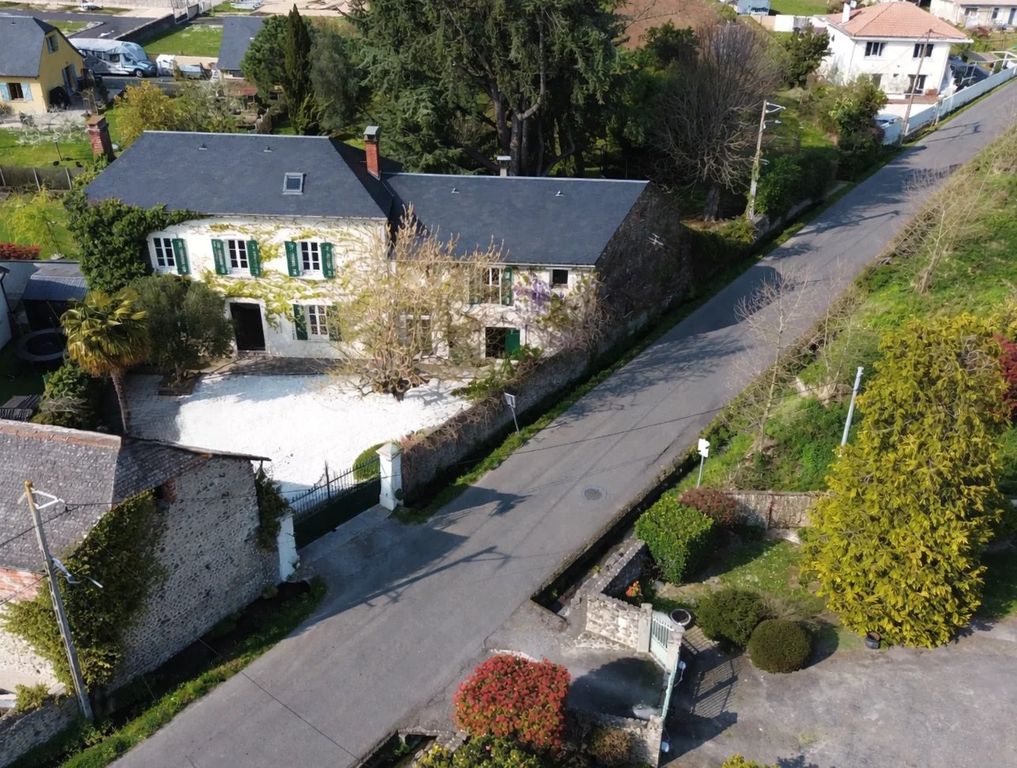 Property photo 2 of 50 61Bf3d2Cf8819Ac32B1696114c76Efdc_E31F27F39c_1287-Big