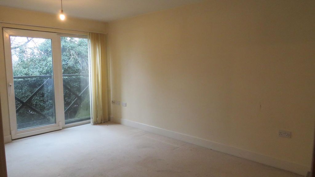 Property photo 2 of 8 Living Room