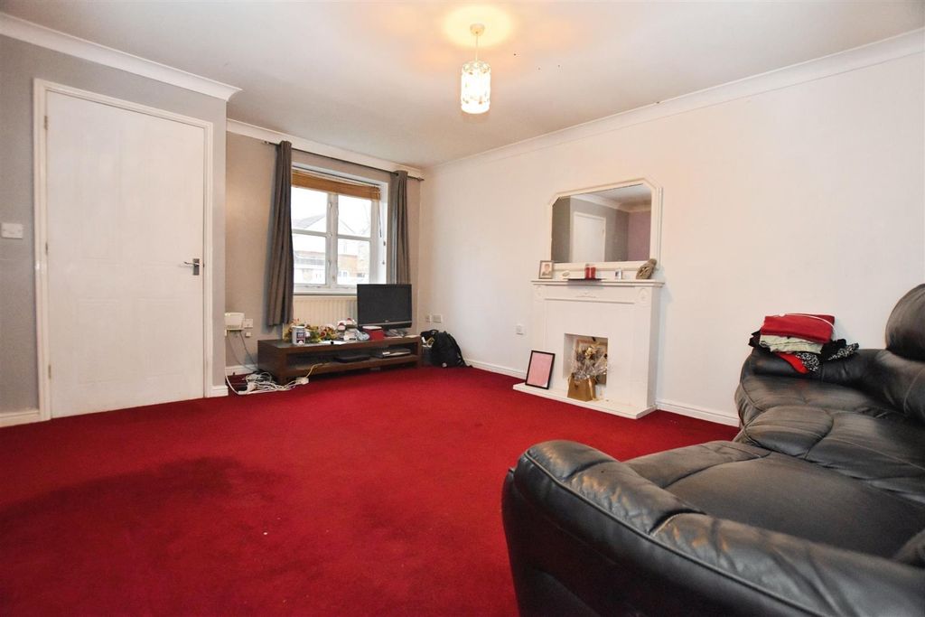 Property photo 2 of 10 Lounge