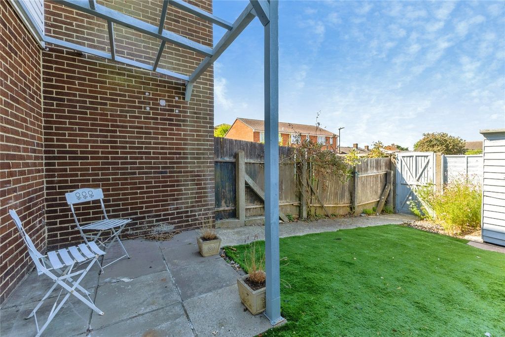 Property photo 3 of 13 Garden