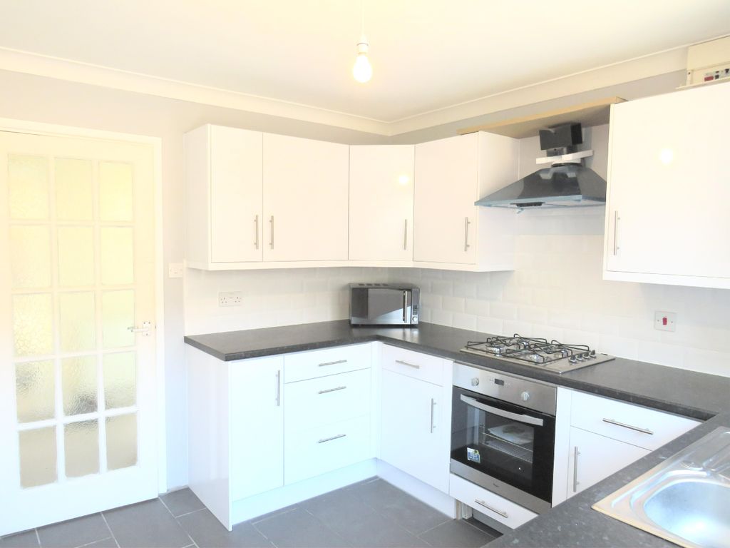 Property photo 2 of 7 Kitchen