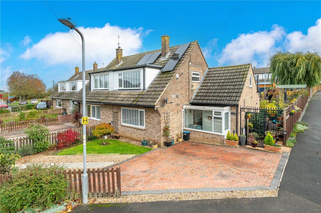 Property photo 1 of 18 Picture No. 03