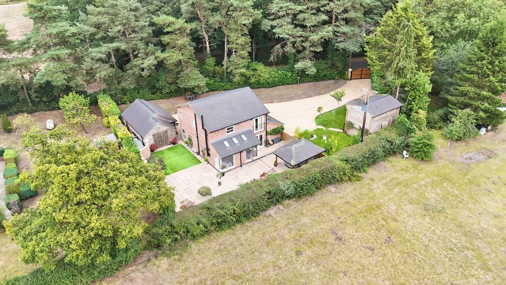 Property photo 1 of 32
