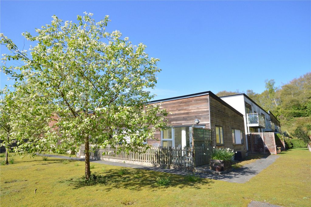 Property photo 1 of 11 Picture No. 23