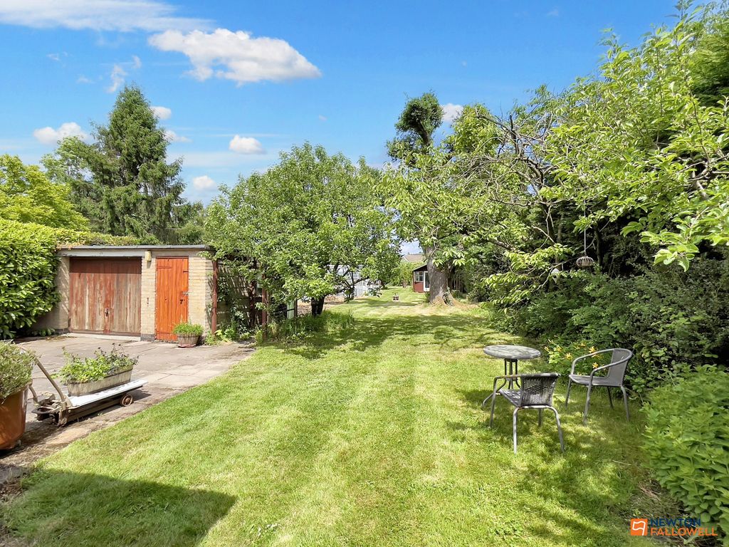 Property photo 2 of 34