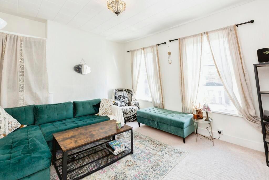 Property photo 3 of 13 202958_1584663-1_Img_02_0000