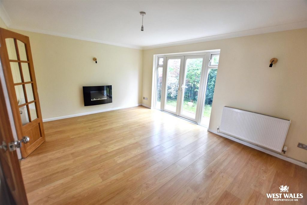 Property photo 3 of 21 11 (41).Jpg