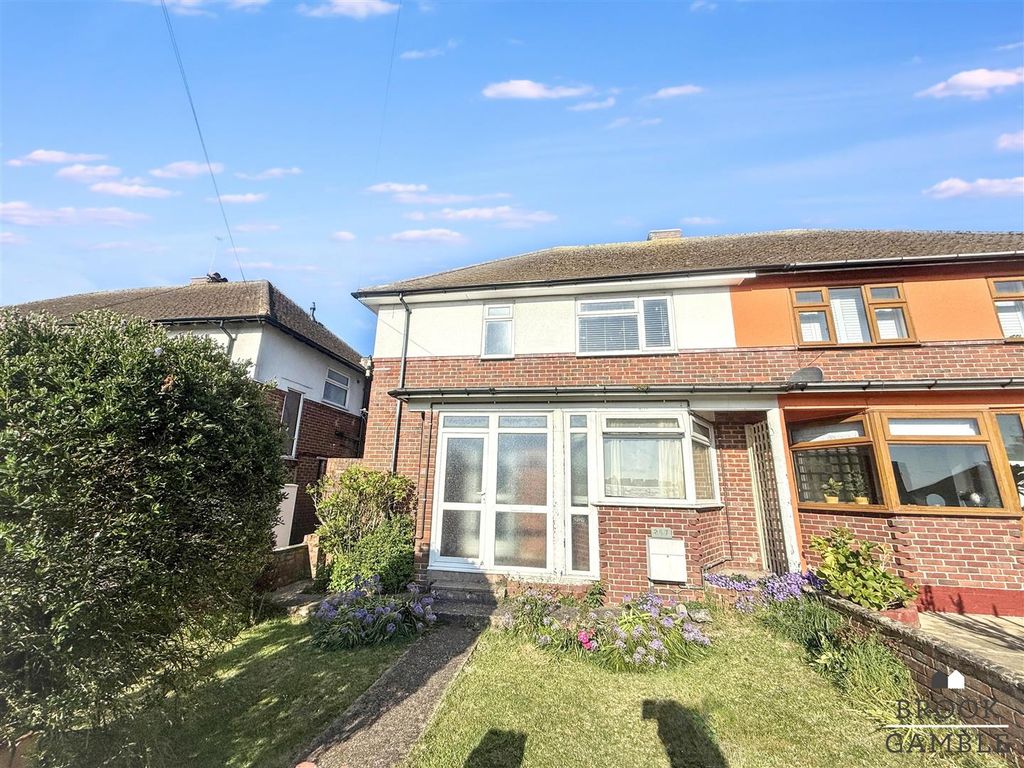 Property photo 1 of 10 01323 438506