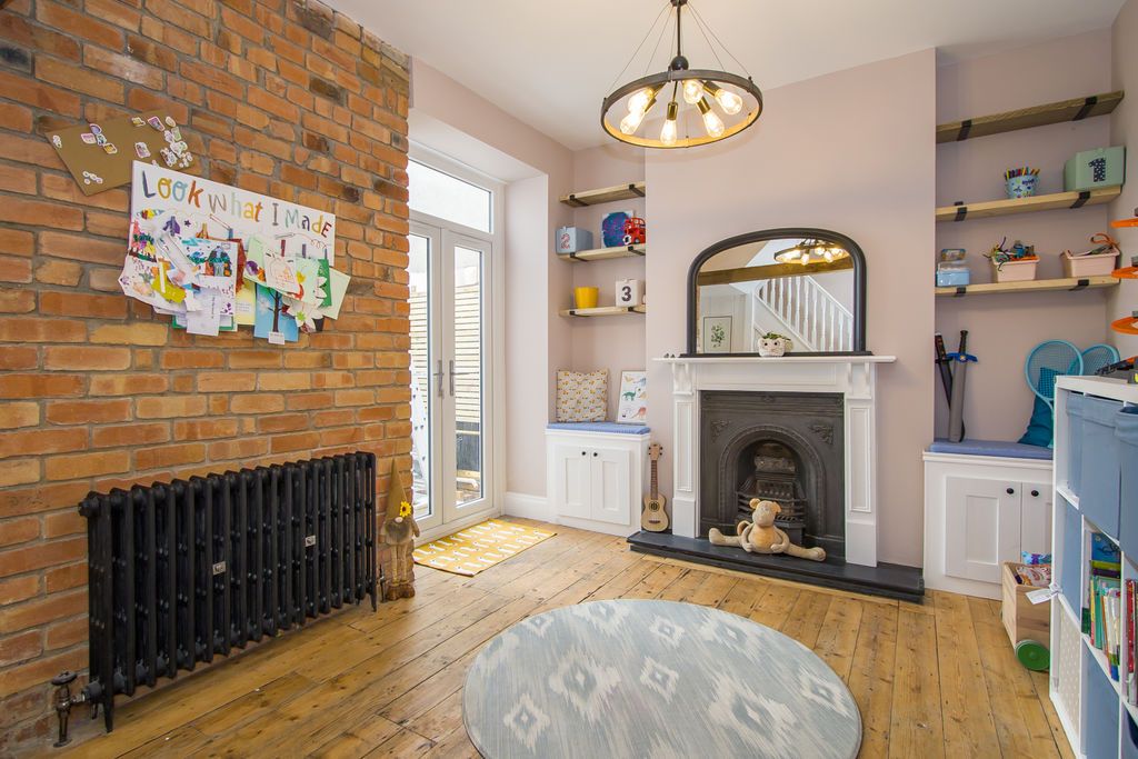 Property photo 3 of 17 Photo 7