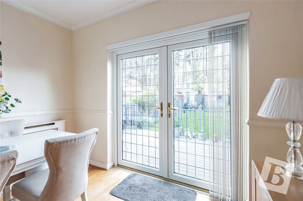 Property photo 3 of 16 Dining Room