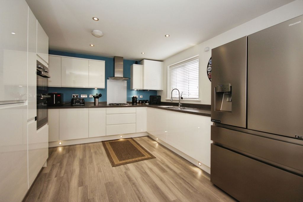 Property photo 2 of 22 Pbox-Img.Jpg