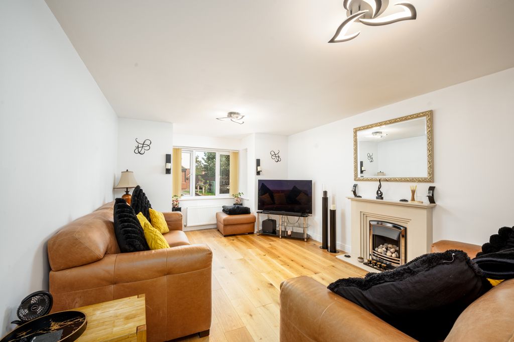 Property photo 3 of 26 03