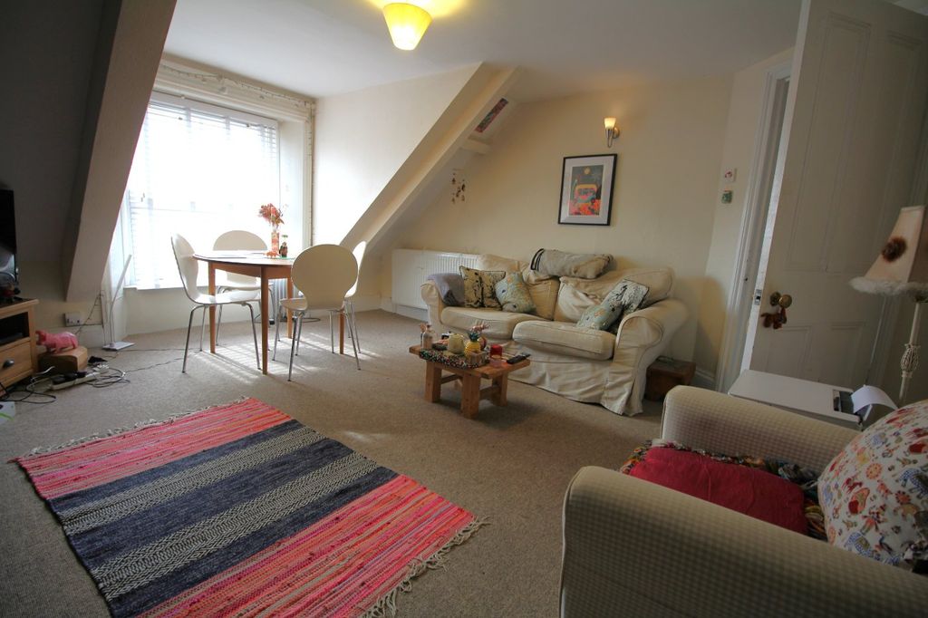 Property photo 3 of 7 Picture No. 10